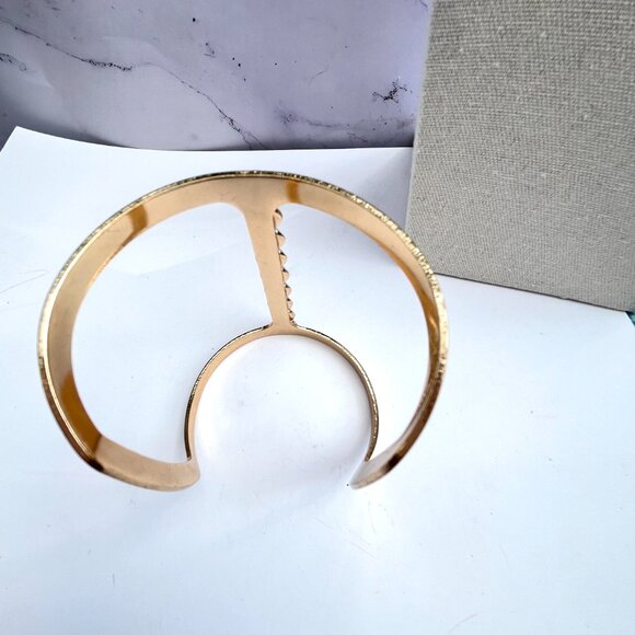 Gold Tone and Faux Pearl Statement Cuff Bracelet Retro Style - Picture 6 of 7